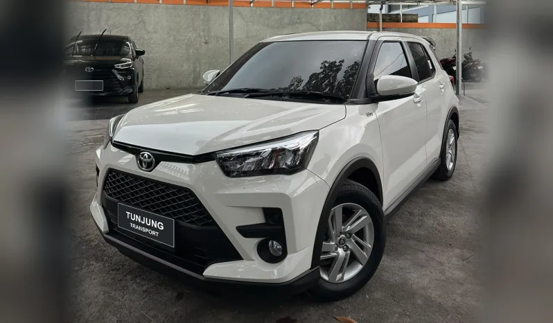 Sewa Raize Lombok warna putih